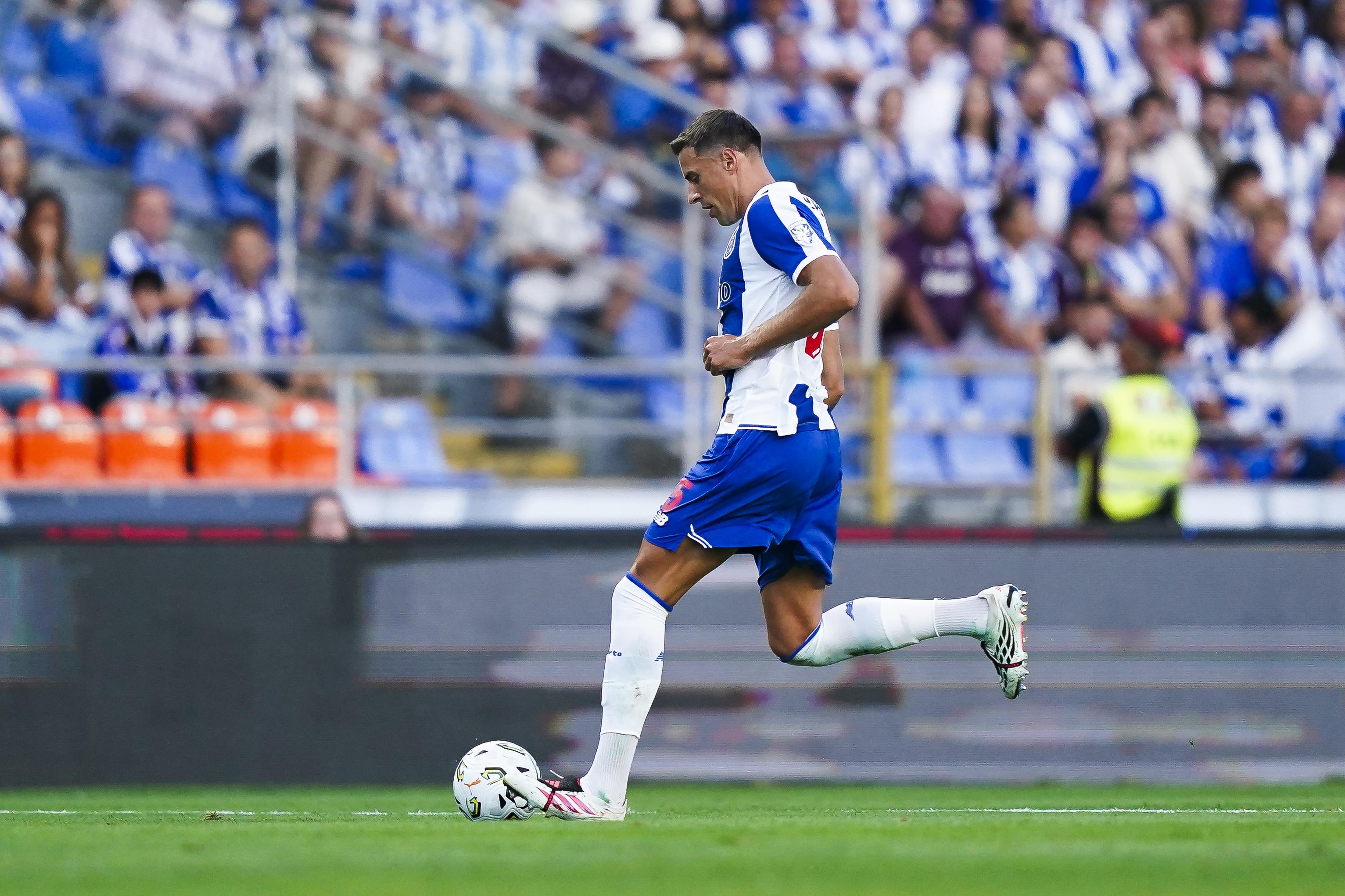 Bednarek em dúvida para o Alverca - Foto: FC Porto