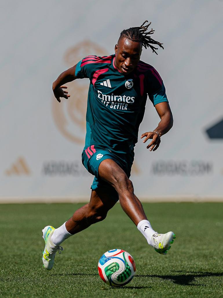 Yan Diomande foi contratado pelo Real Madrid ao Leipzig por mais de 120 milhões de euros - Foto: Real Madrid