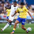 André Lacximicant (Esotril) disputa a bola com Léo Realpe (Famalicão) - Foto: RODRIGO ANTUNES/LUSA