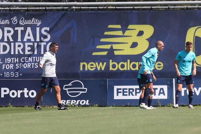 FC Porto: Pepe e Francisco na lista, Namaso de fora