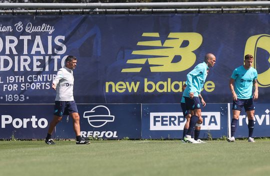 FC Porto: Pepe e Francisco na lista, Namaso de fora