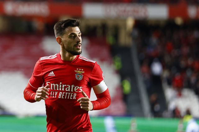 Como o Benfica passou de 80 para 62 jogadores