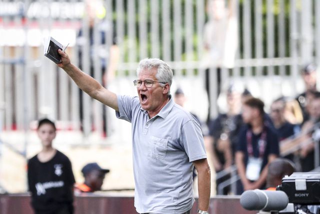 Laszlo Boloni renova contrato com o Metz