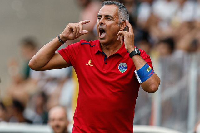 José Gomes vai afinar a máquina diante do Paços de Ferreira