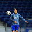 Otávio agradece ao universo do FC Porto o prémio de melhor jogador da Liga