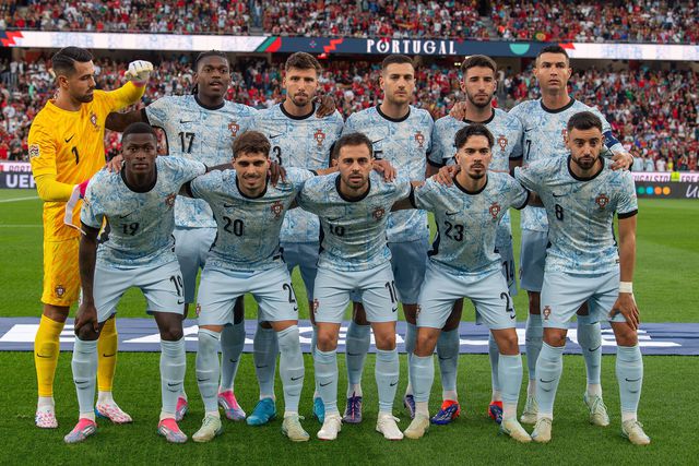 Rúben Dias rebate as críticas à seleção portuguesa: «É injusto comparar...»