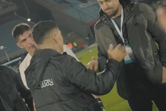 Coates presente na homenagem emotiva do Uruguai a Suárez