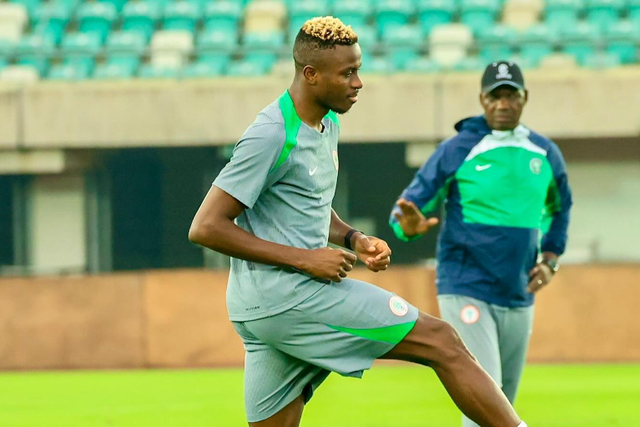 Osimhen regressa aos relvados quase 4 meses depois e marca em… 6 minutos