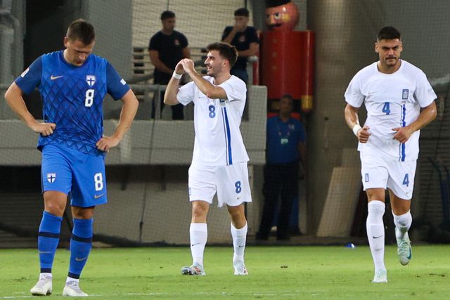 Ioannidis brilha, Pavlidis salta do banco e a Grécia leva os três pontos