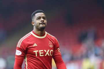 Ex-Benfica pede desculpa ao Aberdeen por faltar à pré-época