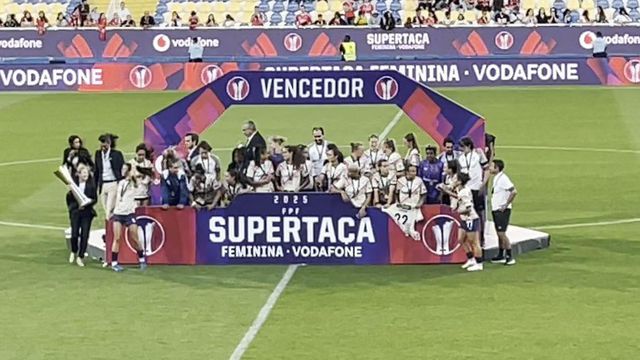 VÍDEO: Torreense levanta a Supertaça feminina pela primeira vez