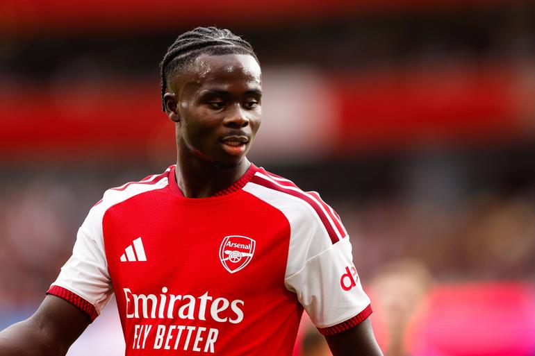 Novo look de Bukayo Saka no Arsenal inclui tranças - Foto: IMAGO