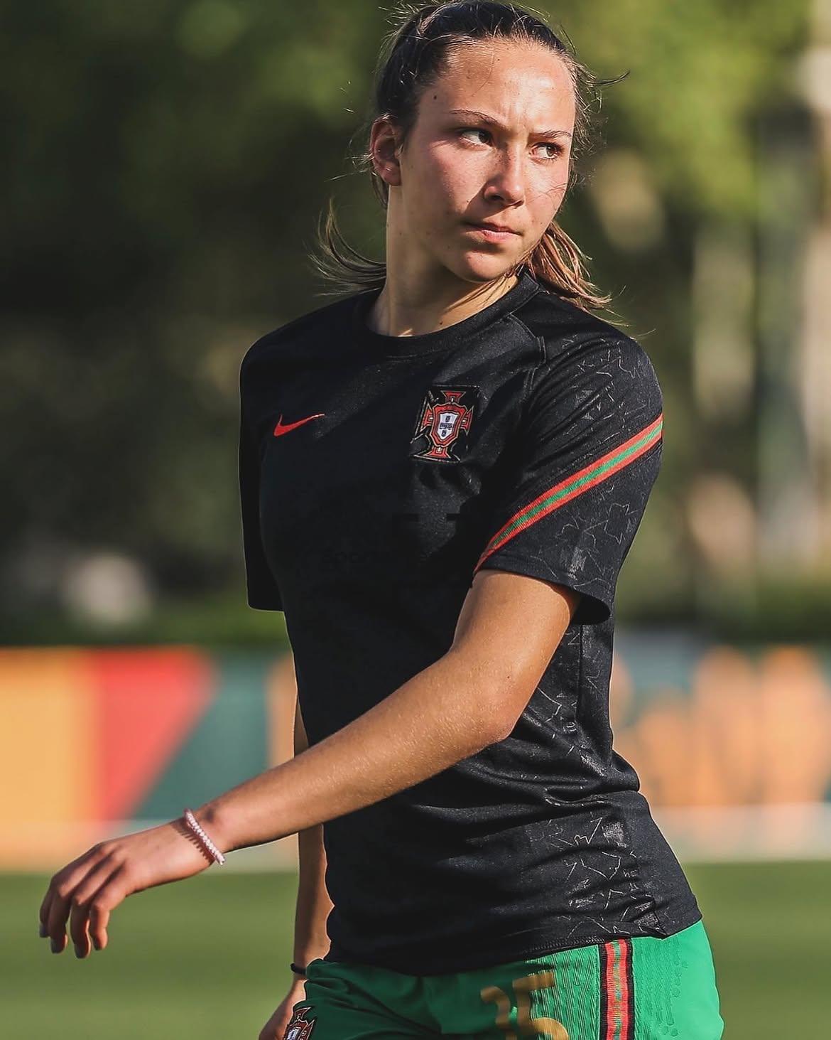 Inês Meninas, 19 anos, defesa do Benfica