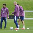 Dois portugueses nos 22 convocados do City para o jogo com o FC Porto