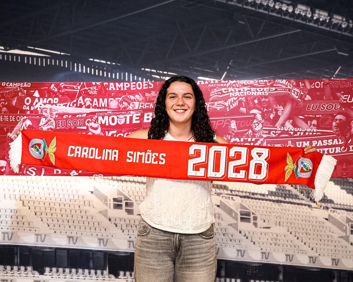 Carolina Simões, 19 anos, defesa do Benfica