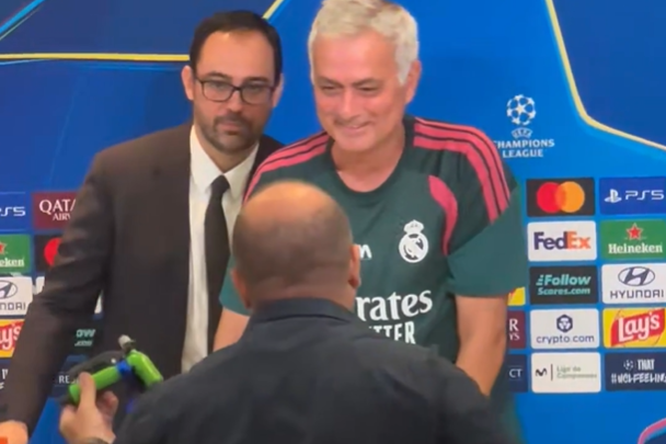 Mourinho recebeu aspersor