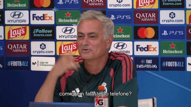 O momento de humor de Mourinho: «A quem é que ligaste?»