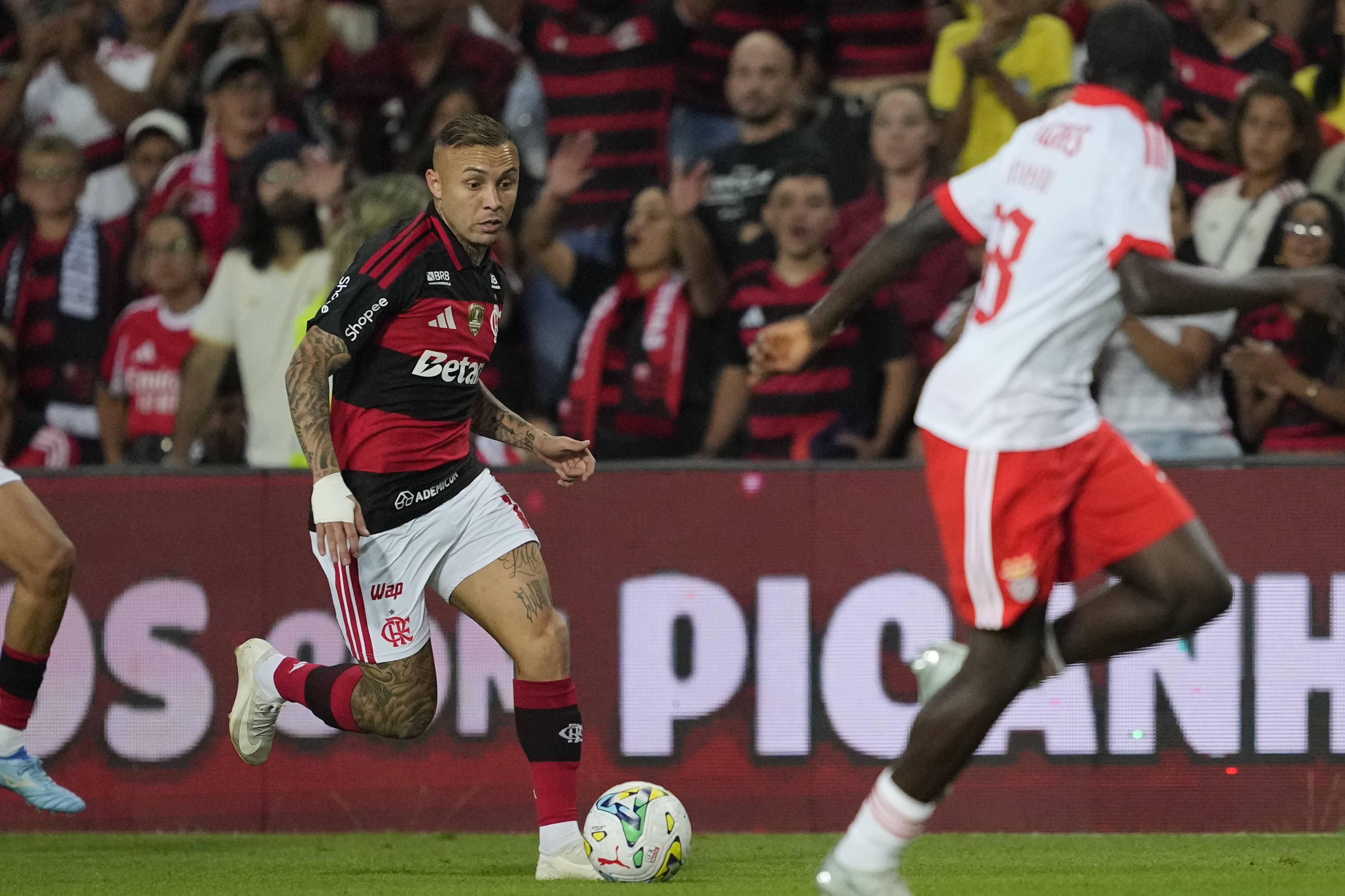 Everton Cebolinha reencontrou o Benfica no Algarve