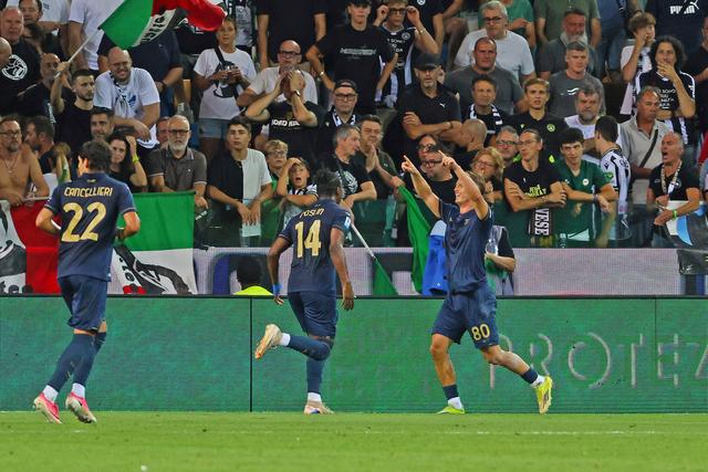 Albert Gudmundsson confirmou reviravolta da Lazio