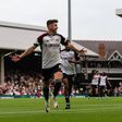 Fulham vence em jogo com lesão horripilante