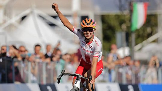 Katarzyna Niewiadoma campeã do mundo de Gravel