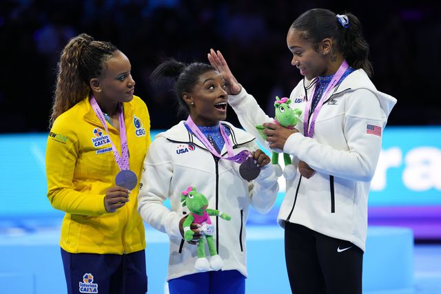 Simone Biles regressou a bater recordes e é campeã Mundial de 'all around'