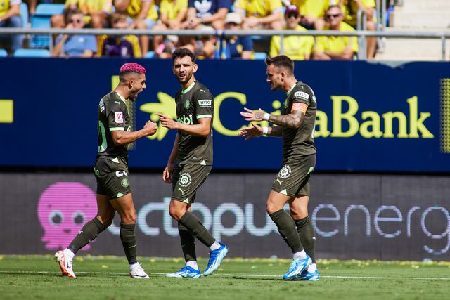 Girona vence e retoma conto de fadas