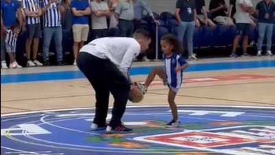 Vídeo: momento de ir às lágrimas entre a filha de Quintana e o guarda-redes do Benfica