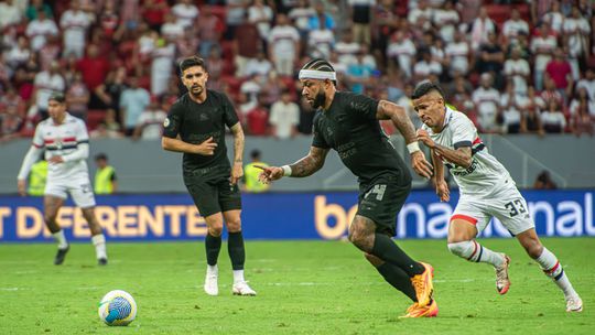 Acabado de chegar, Depay pode deixar Corinthians