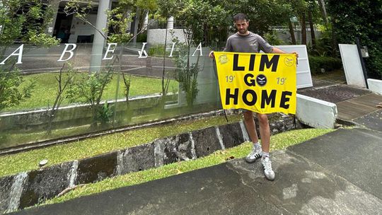 Casal de adeptos do Valência retido na lua de mel após protesto contra Peter Lim