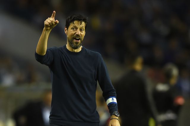 A razão dos assobios no Dragão