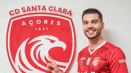 Santa Clara renova com defesa que recupera de lesão grave