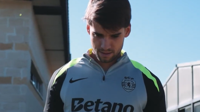 Sporting mostra Daniel Bragança no relvado