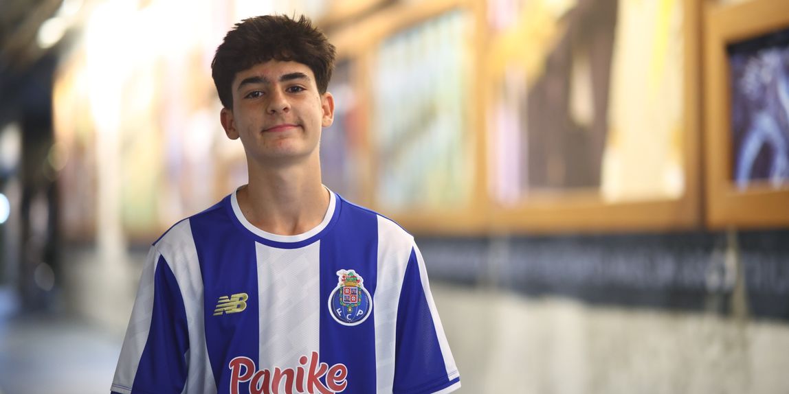 Simão Ochoa vai continuar de dragão ao peito - Foto: FC Porto