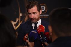 André Villas-Boas em declarações aos jornalistas (Foto: Miguel Nunes)