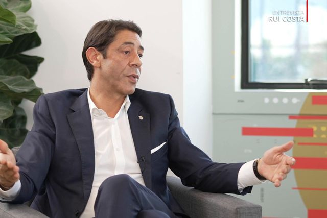 «Lamento profundamente que nem todos os sócios do Benfica possam votar»