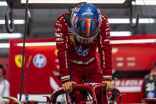 Engenheiros da Ferrari descontentes com Leclerc