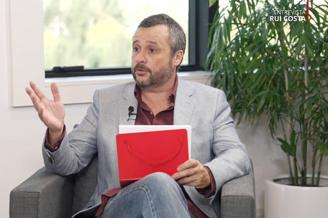 Rui Costa: «Entre contas de Benfica e FC Porto não há comparação possível»