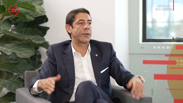 Rui Costa: «Não levo Mourinho para casa se não ficar no Benfica»