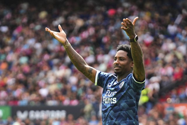 Ex-internacional neerlandês destrói Lamborghini de 300 mil euros em acidente