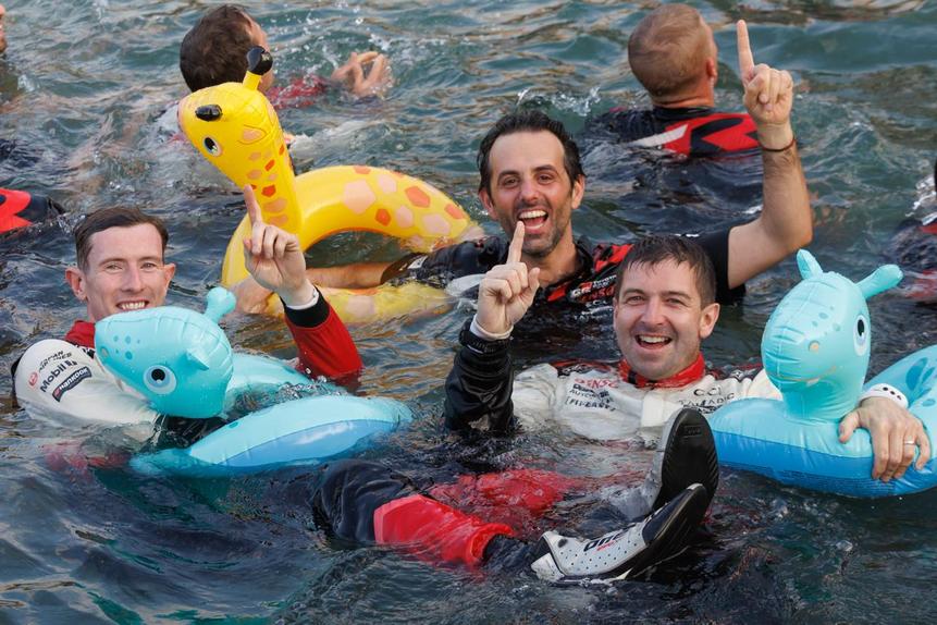 Rui Soares com o campeão do Mundo Elfy Evans - Foto: Toyota Gazoo Racing WRC