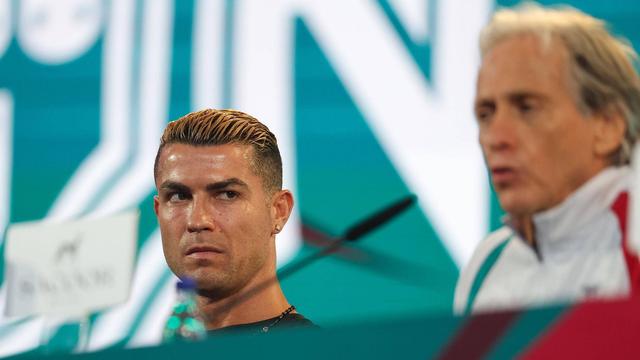 Cristiano Ronaldo e Jorge Jesus em conferência de imprensa ainda antes do caso da Escandinávia — Foto: IMAGO