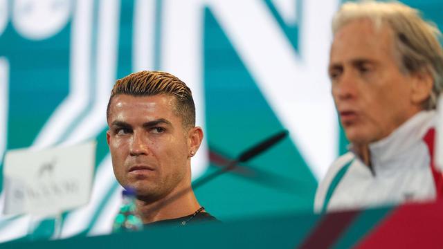 Cristiano Ronaldo e Jorge Jesus em conferência de imprensa ainda antes do caso da Escandinávia — Foto: IMAGO