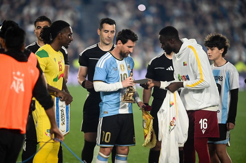 As melhores imagens do adeus de Messi à seleção argentina - as ofertas do Benim
