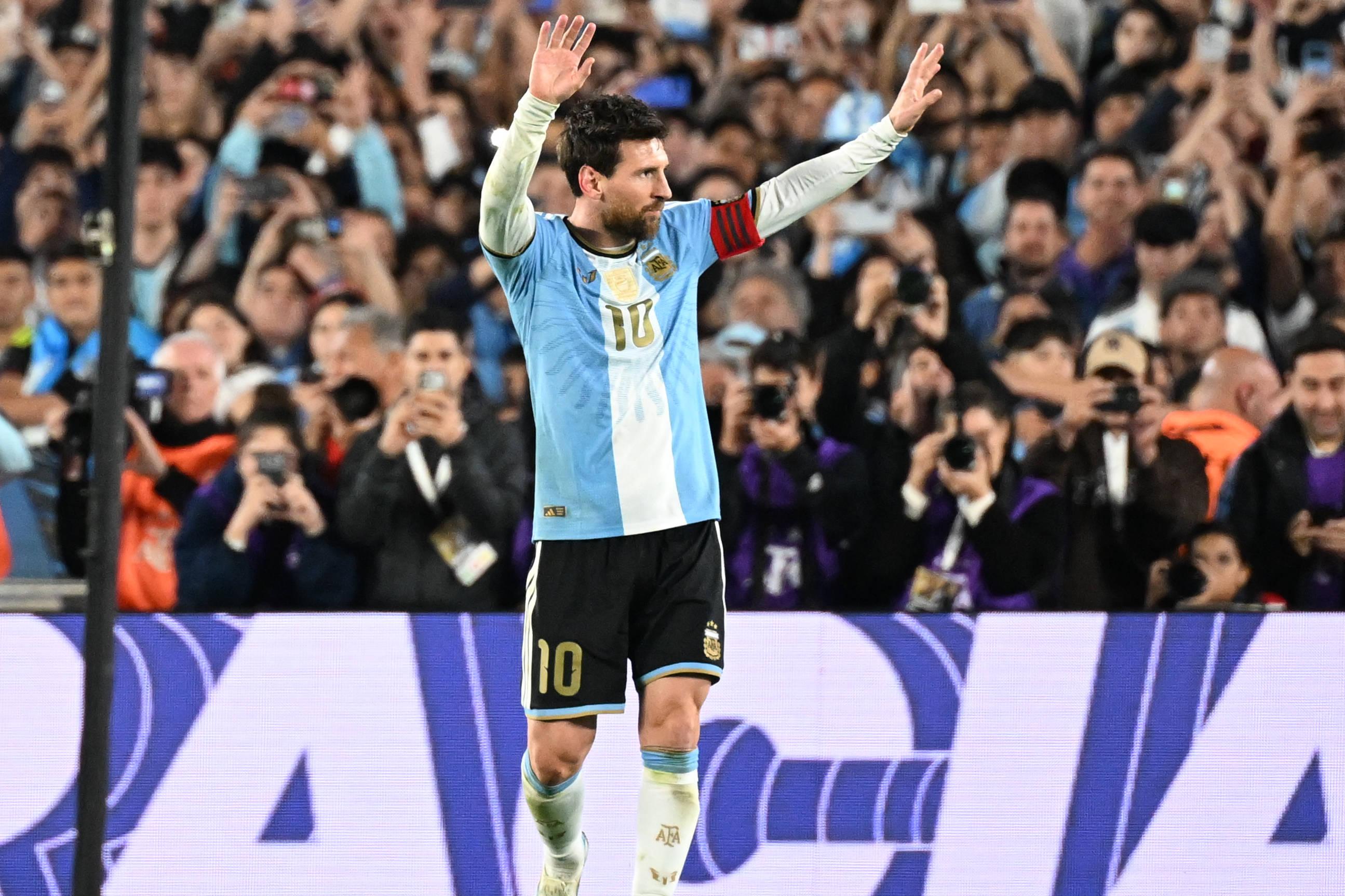 Depois de mais de 20 anos a vestir a camisola da Argentina, Messi colocou 
um ponto final na carreira internacional — Foto: IMAGO