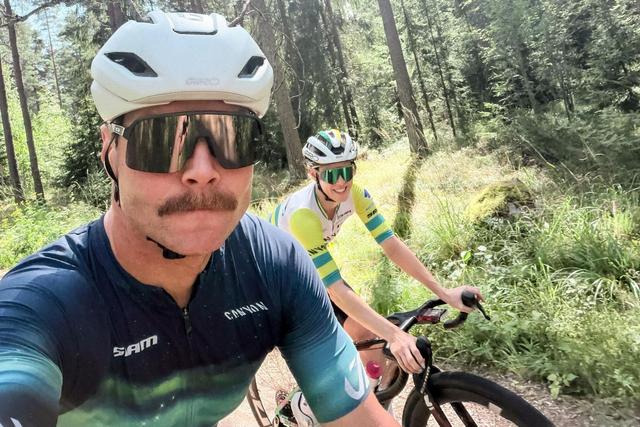 Valtteri Bottas com a mulher, a ciclista profissional Tiffany Cromwell - Foto: Instahram/Valtteri Bottas