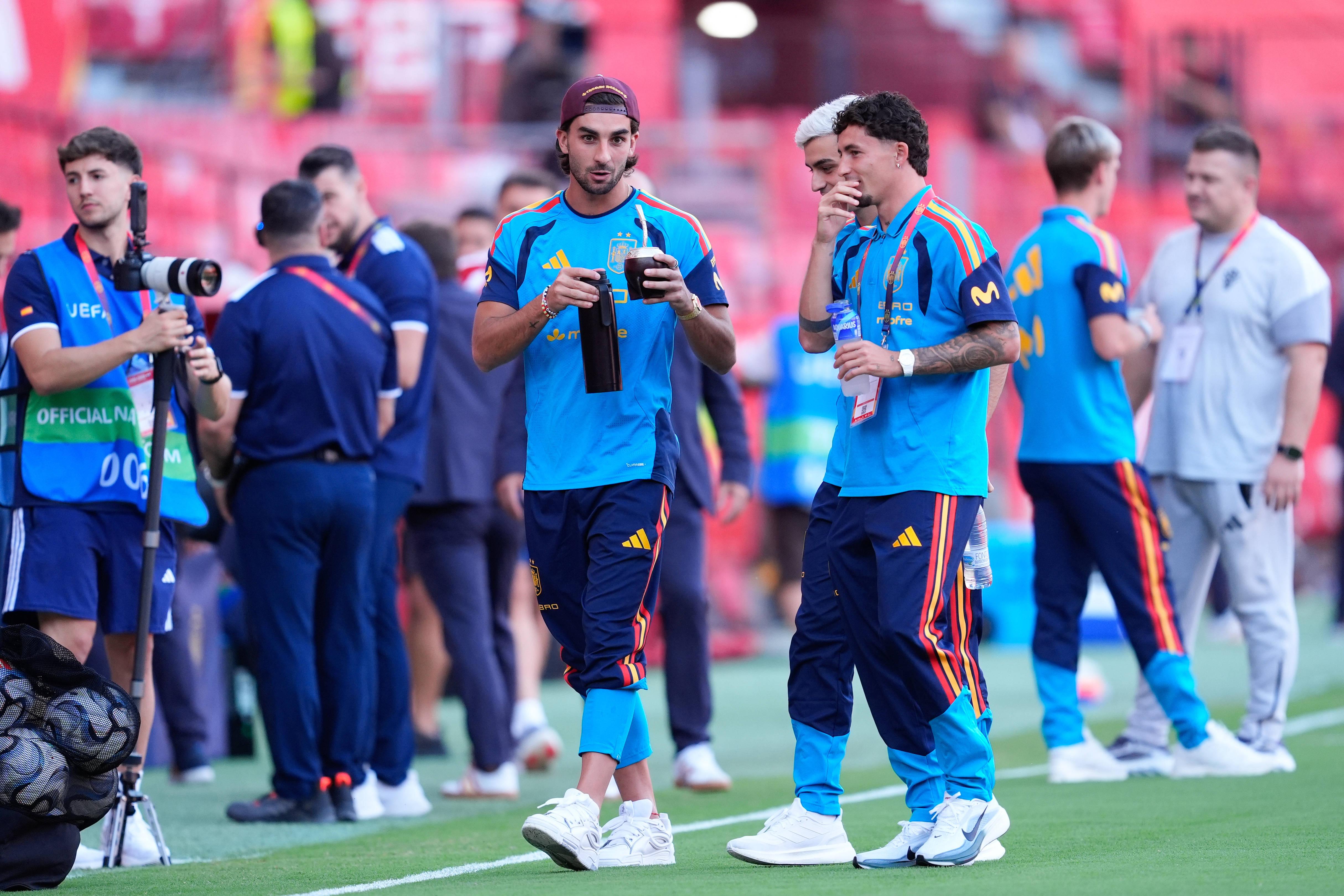 Ferran Torres, PSG/Espanha - dispensado por problemas no tornozelo esquerdo