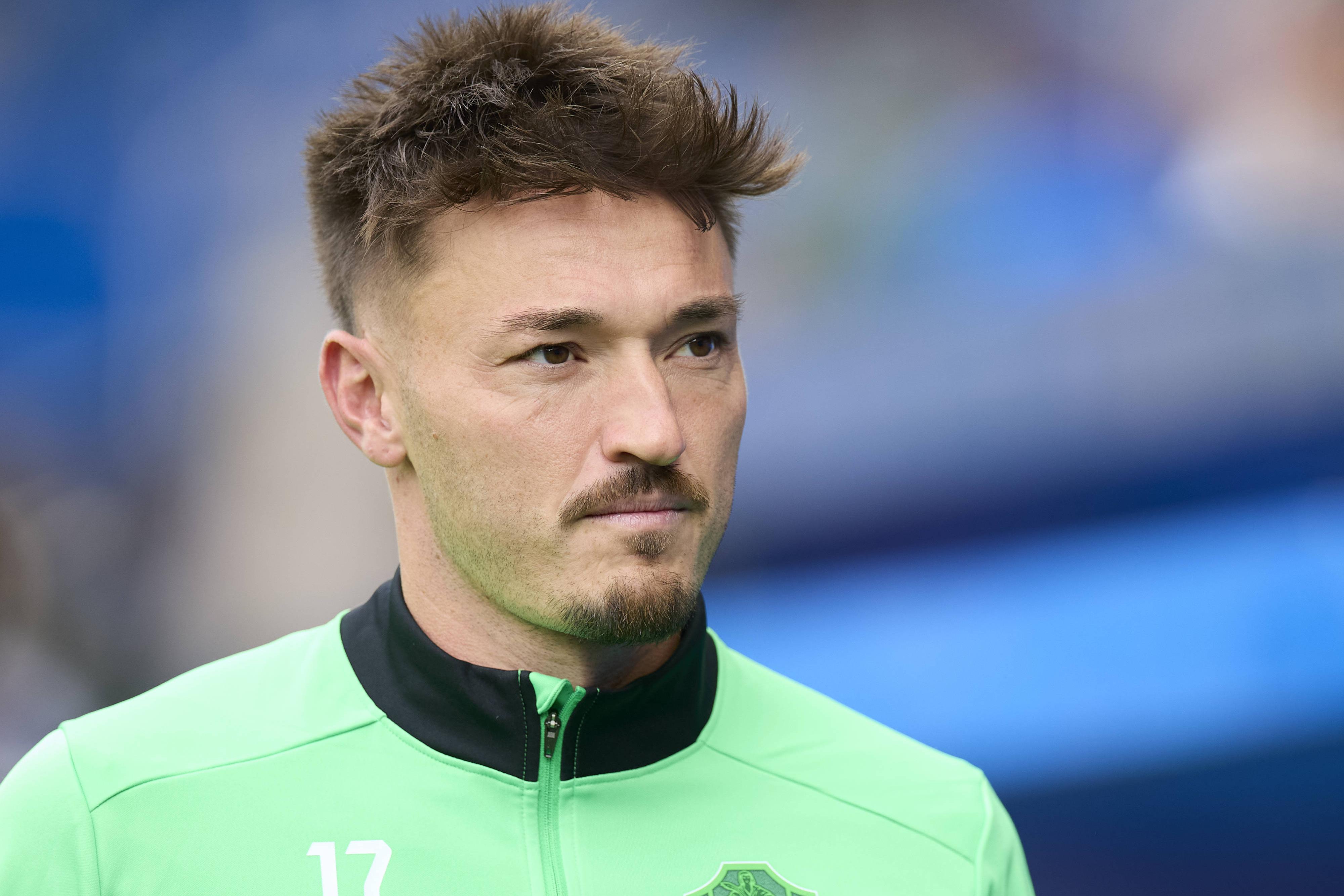 Josan Ferrández é jogador do Elche, treinado por Martín Anselmi