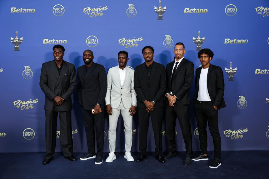 Samu, Fofana, Zaidu, Pablo Rosario, Smalling e Souza - Foto: FC Porto