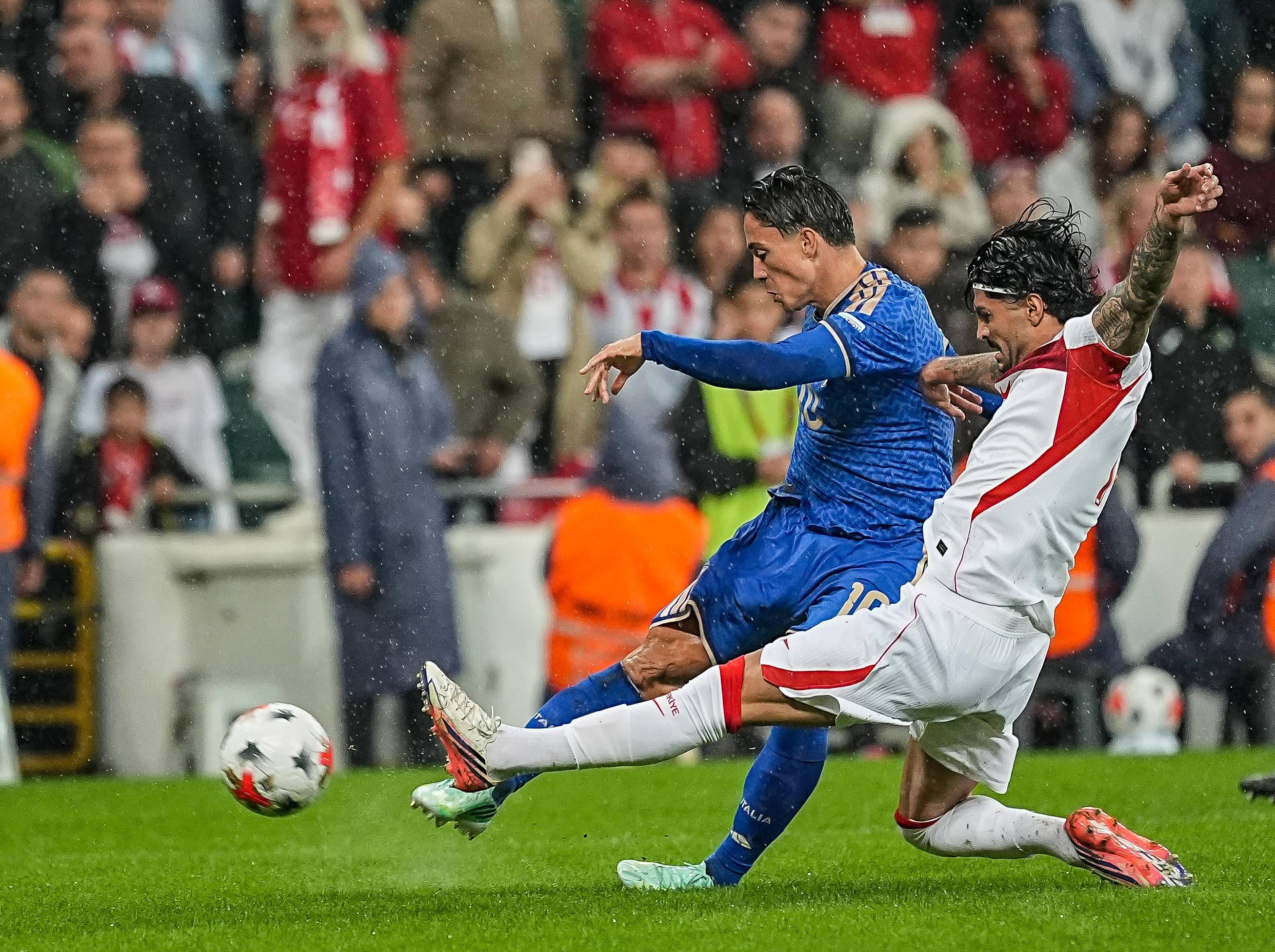 Giacomo Raspadori, Atalanta/Itália - dispendado do jogo com a França depois de lesão no biceps femoral frente à Turquia